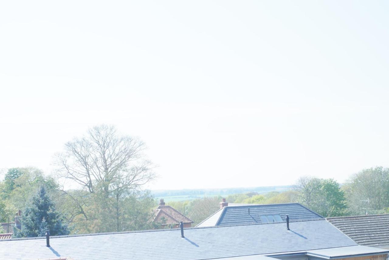 Sunset View, 2 Bedrooms In The Heart Of Holt With Parking Eksteriør billede