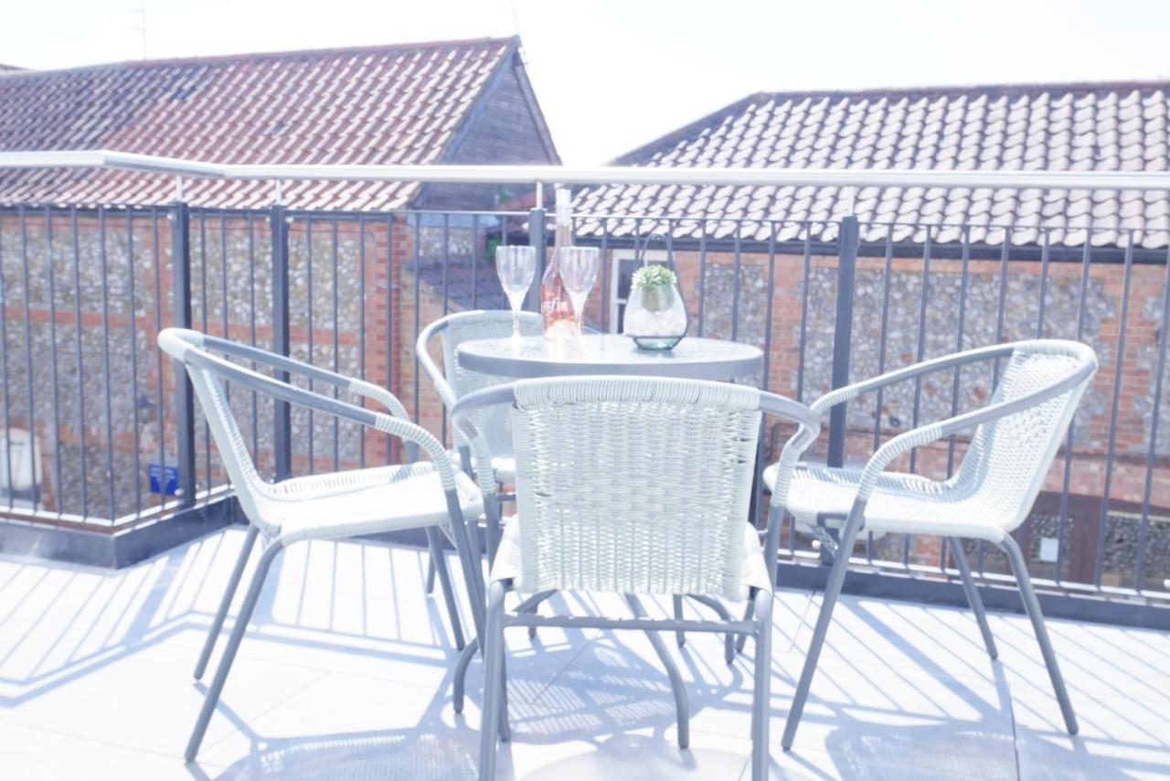 Sunset View, 2 Bedrooms In The Heart Of Holt With Parking Eksteriør billede