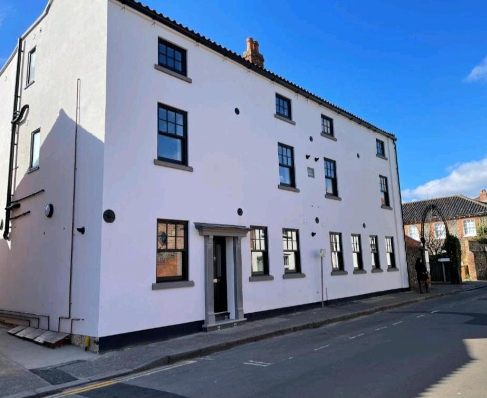 Sunset View, 2 Bedrooms In The Heart Of Holt With Parking Eksteriør billede